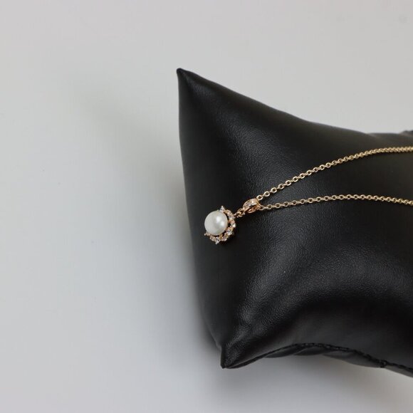 Elegant Rose Gold Chain Necklace with Pearl Pendant, XPNL0258 - Picture 3 of 13